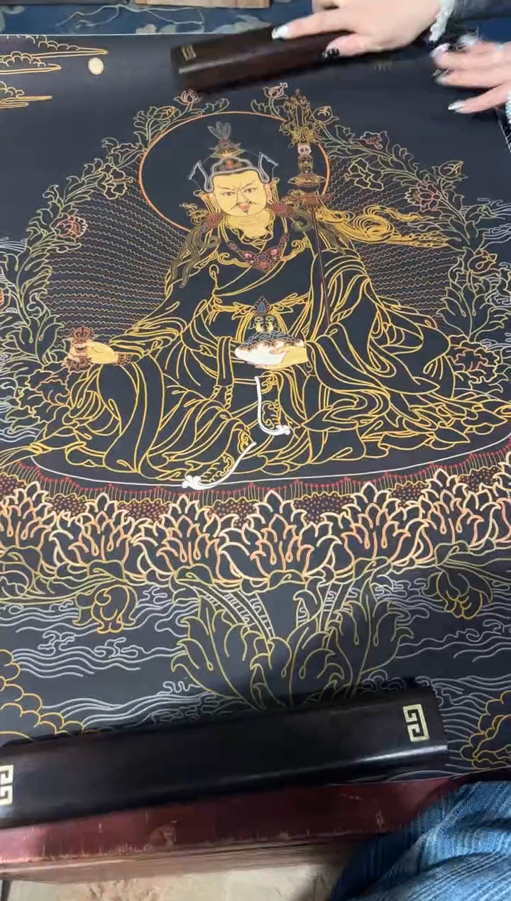 卷轴画龙妹的唐卡tk16