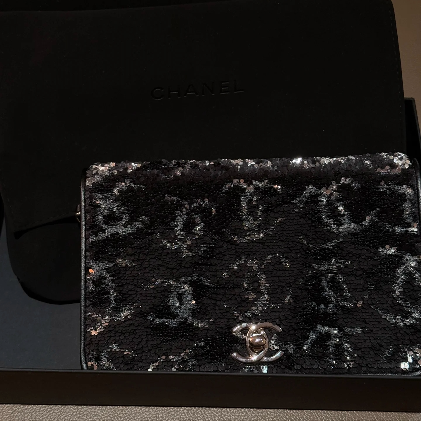 99新 Chanel/香奈儿 黑色银扣亮片woc 斜挎单肩包