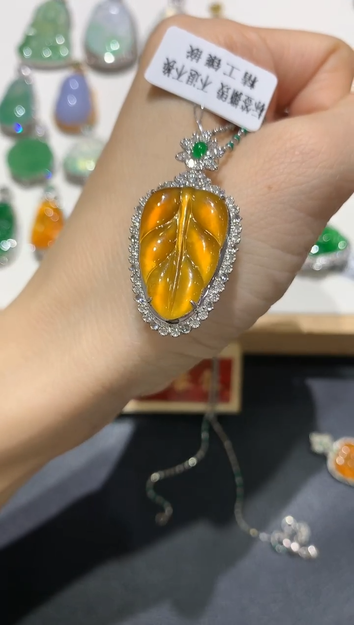 【闪购商品】翡翠吊坠(不含链)18K金镶嵌团购3