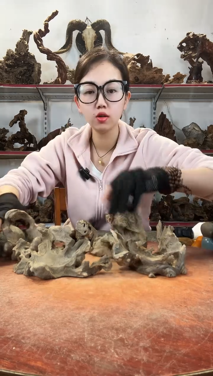 木滴***绘黄荆随型风化镂空底座摆件无漆无蜡