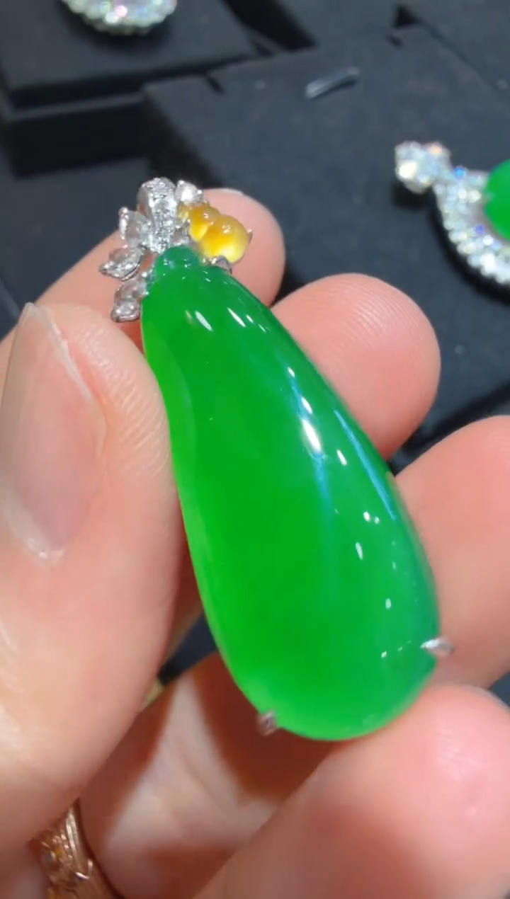 吊坠(不含链)18K金镶嵌翡翠多样性团购发一件