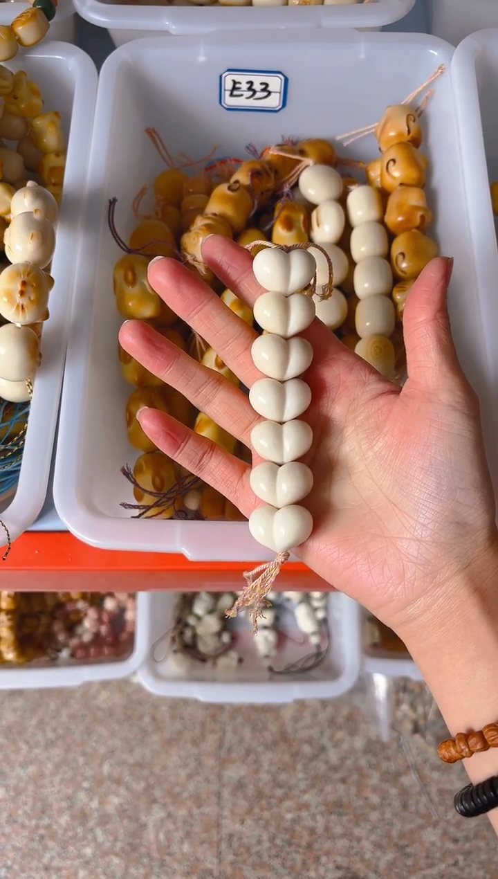 吊坠菩提根/象牙果白色爱心棒棒糖