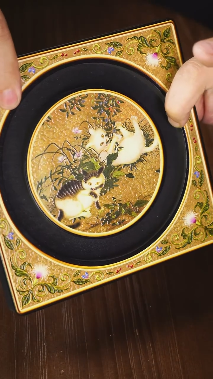 壹藏贰宝唐苑戏春小壶承