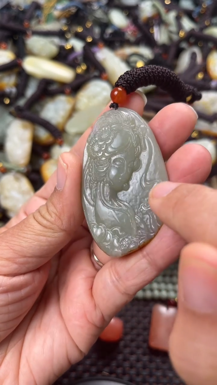 【闪购商品】和田玉颈饰未镶嵌多样性发货没有证书拍一发一有瑕