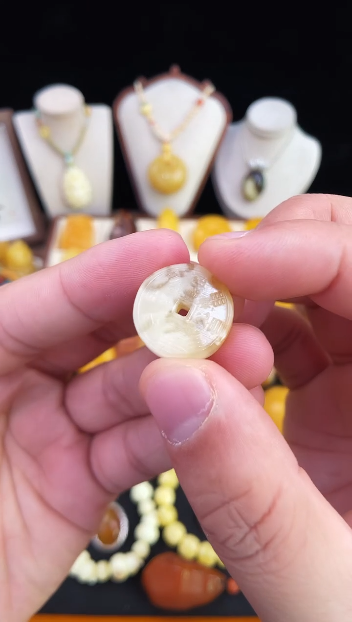 琥珀未镶嵌珠宝奇石柒月