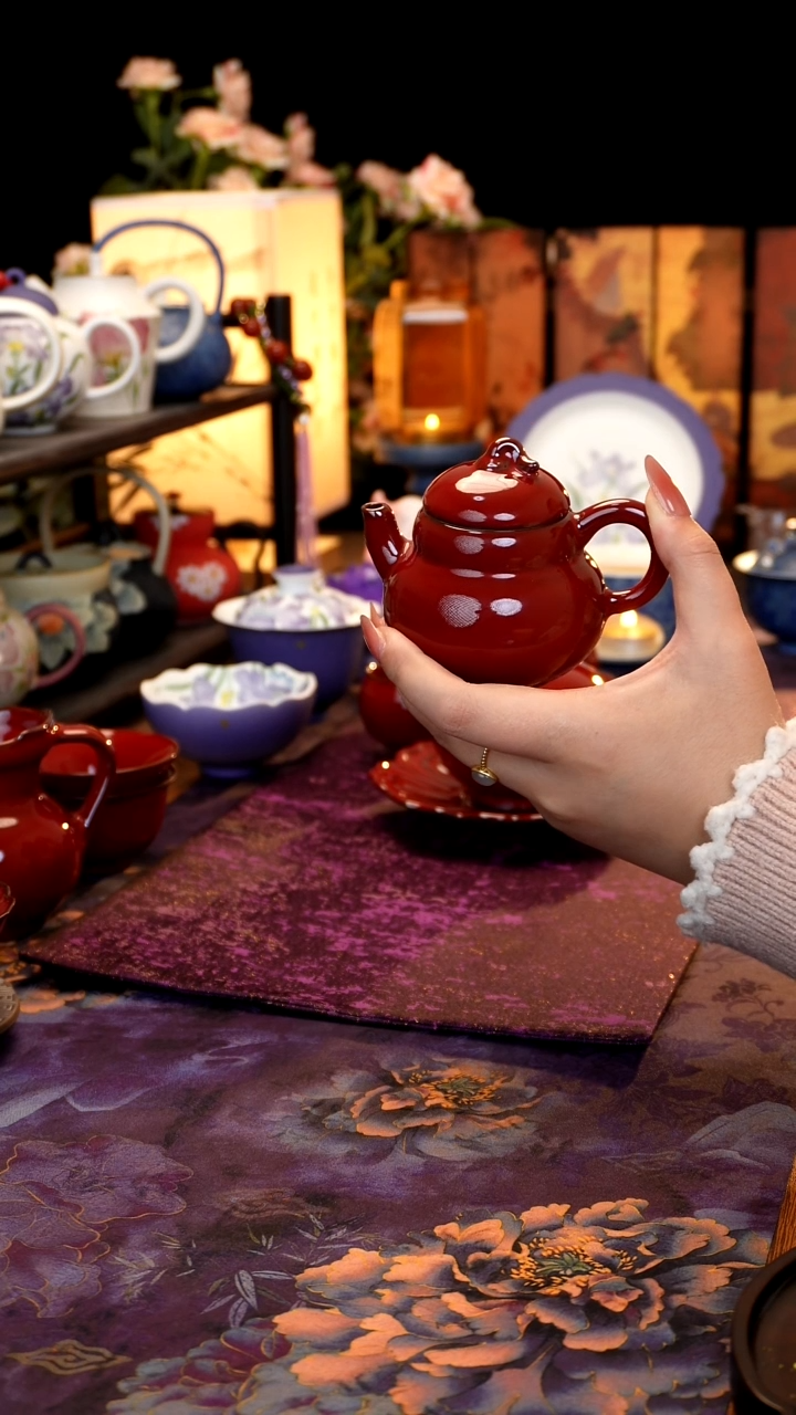 故宫红葫芦手把壶······