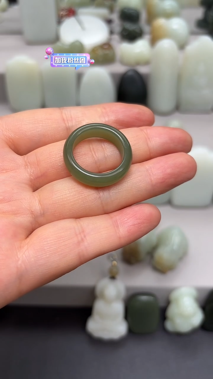 和田玉未镶嵌颈饰戒圈