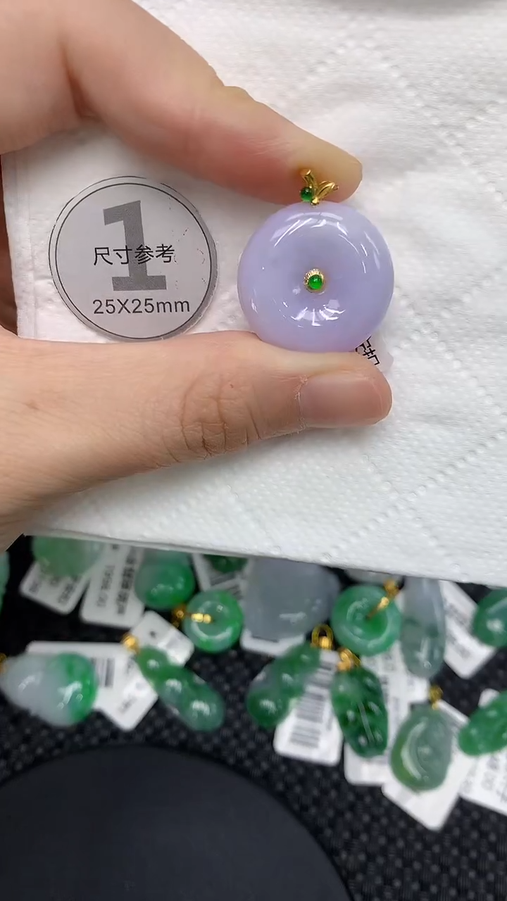 颈饰18K金镶嵌翡翠111111111