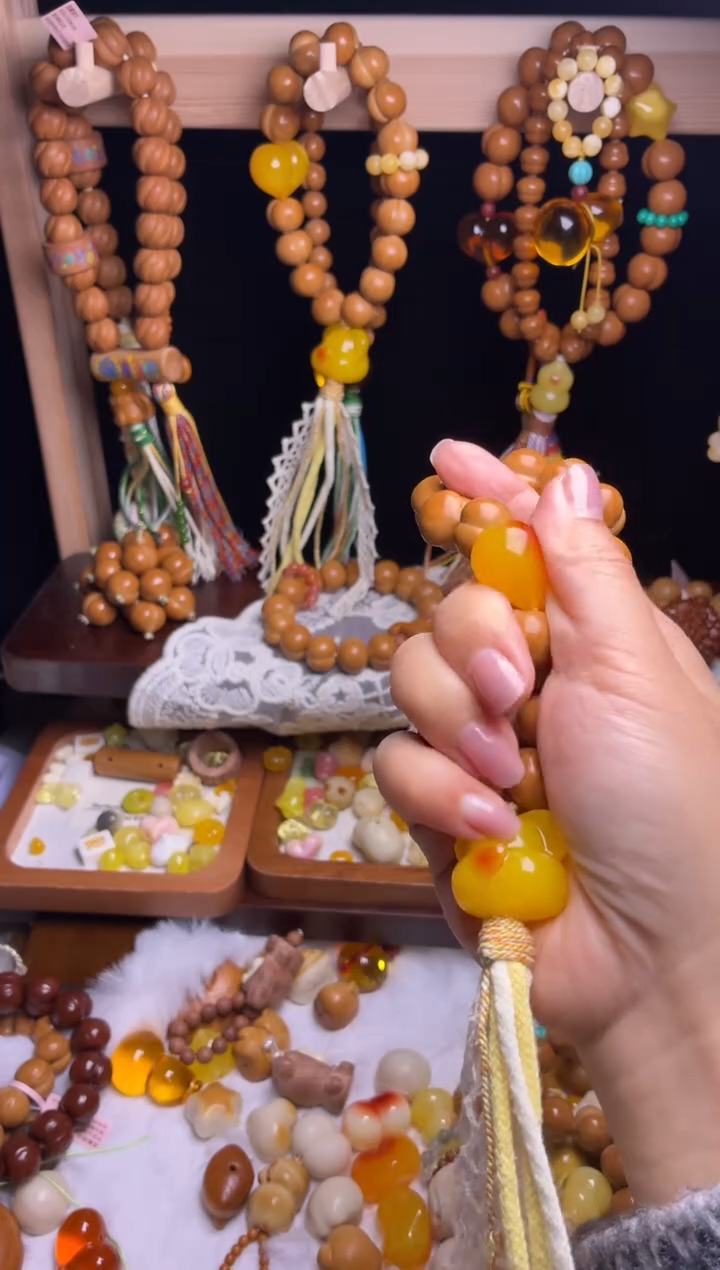 吊坠猴头核桃加配饰：悟道猫吊坠