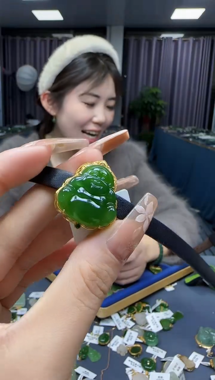 【闪购商品】和田玉挂件18K金镶嵌1