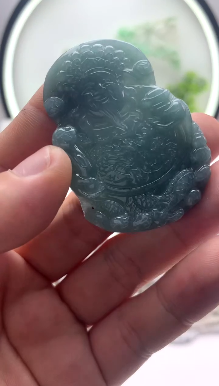 翡翠未镶嵌颈饰财神【品质一般介意慎拍】