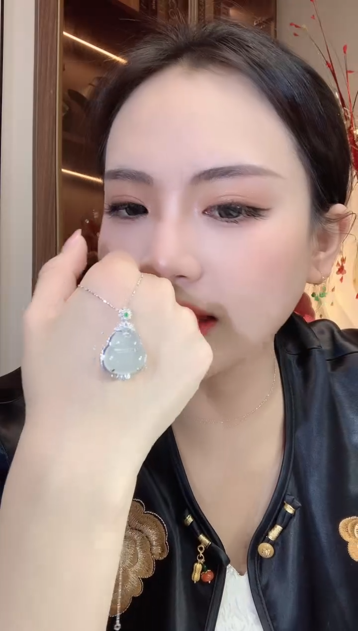 【闪购商品】翡翠吊坠(不含链)18K金镶嵌A19 多样性发货一件