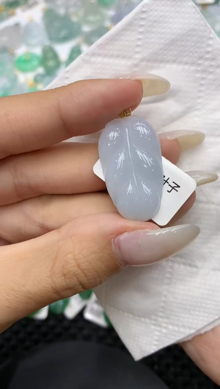 颈饰18K金镶嵌翡翠111111111111