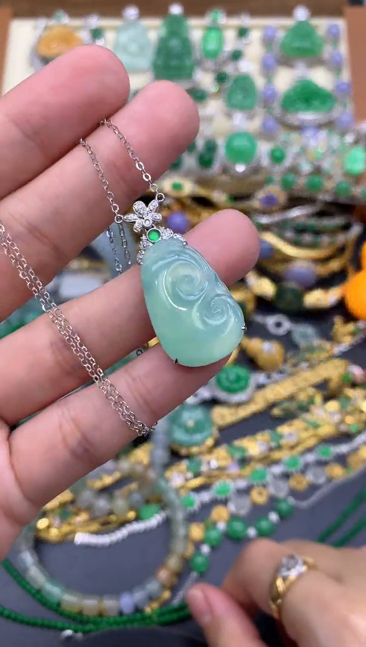 翡翠18K金镶嵌颈饰389-中国好珍宝