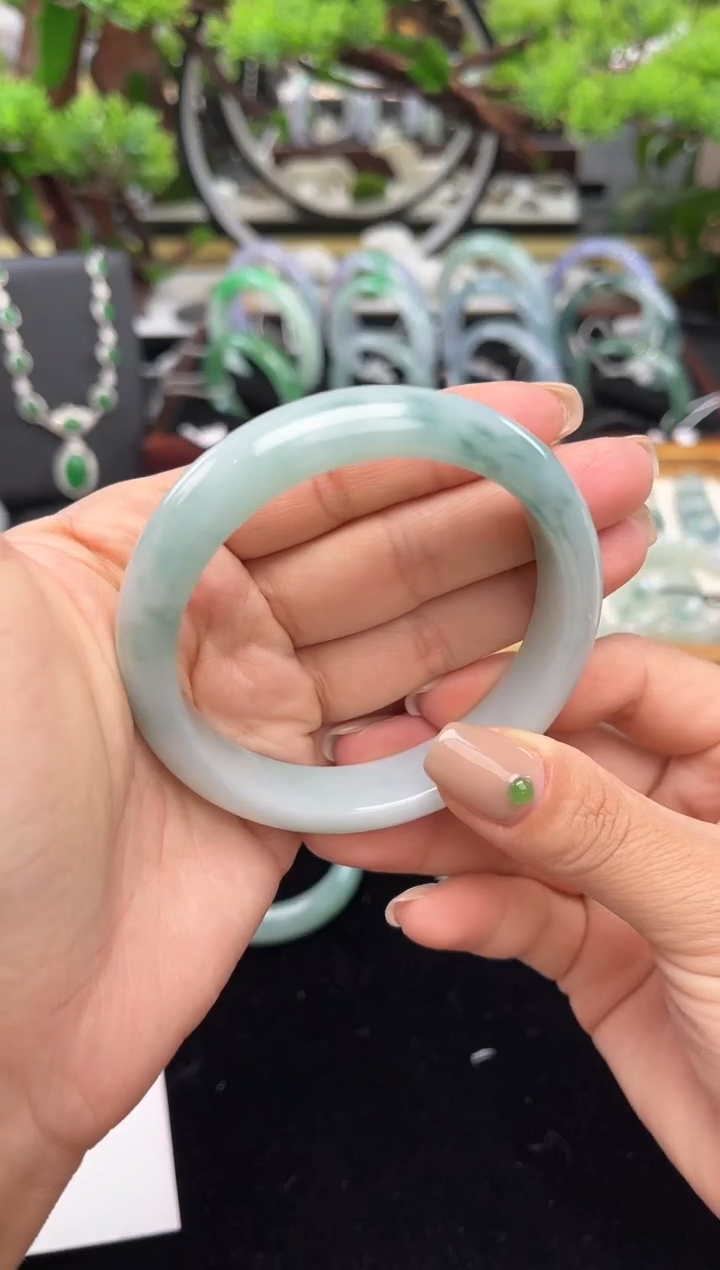 未镶嵌手镯翡翠手镯