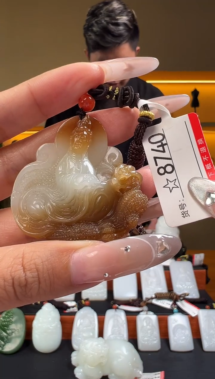 颈饰未镶嵌和田玉1