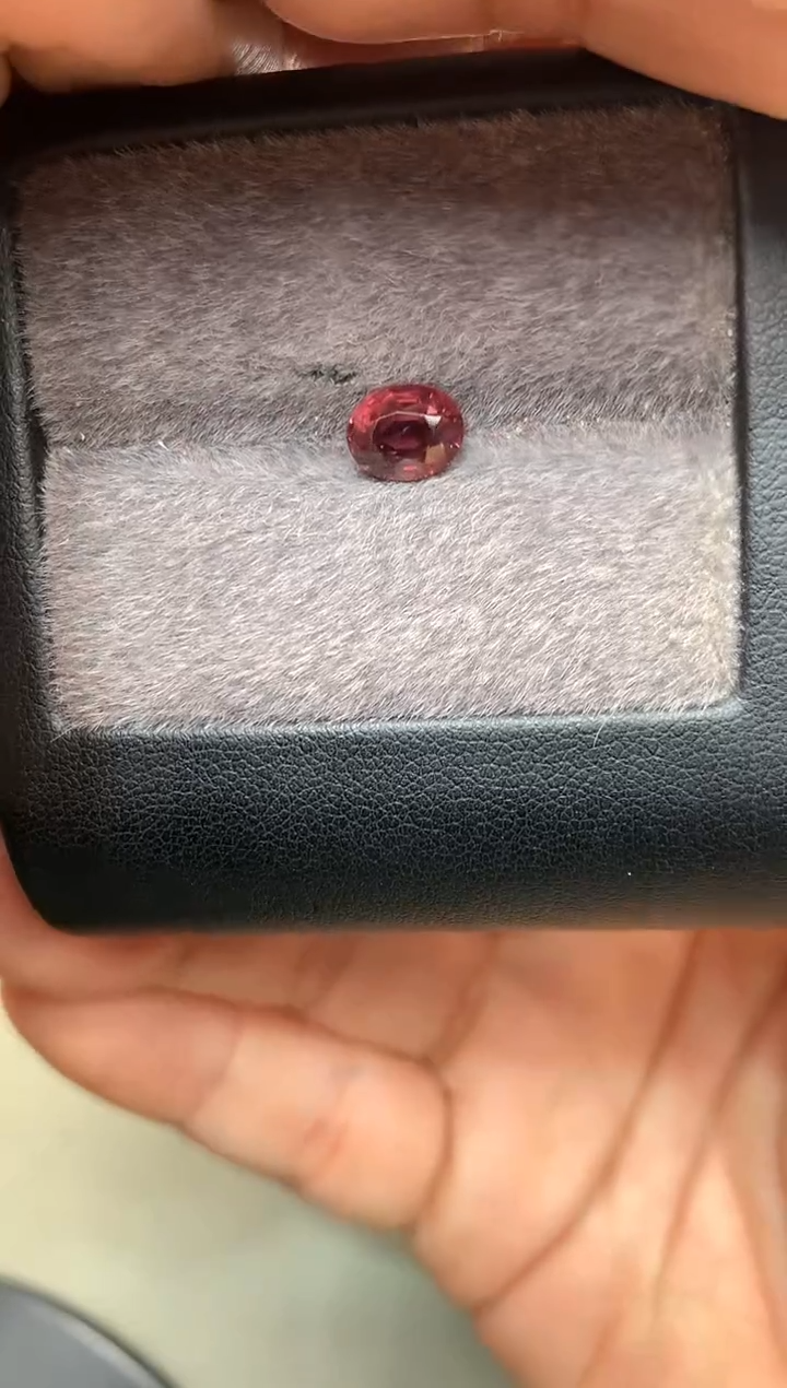 【闪购商品】定制蓝宝石裸石未镶嵌椭圆 蓝宝石 1.80ct