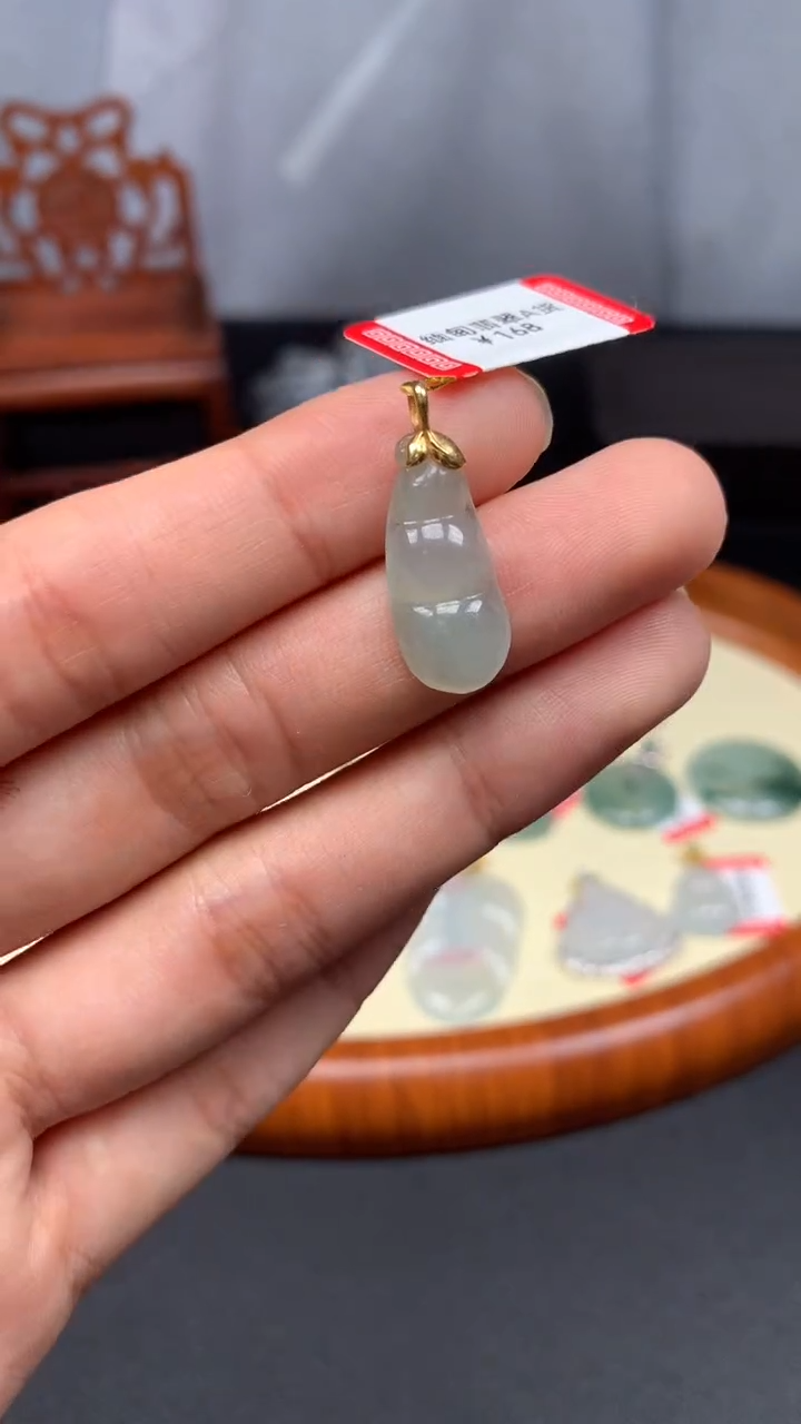 【闪购商品】翡翠颈饰18K金镶嵌豆子