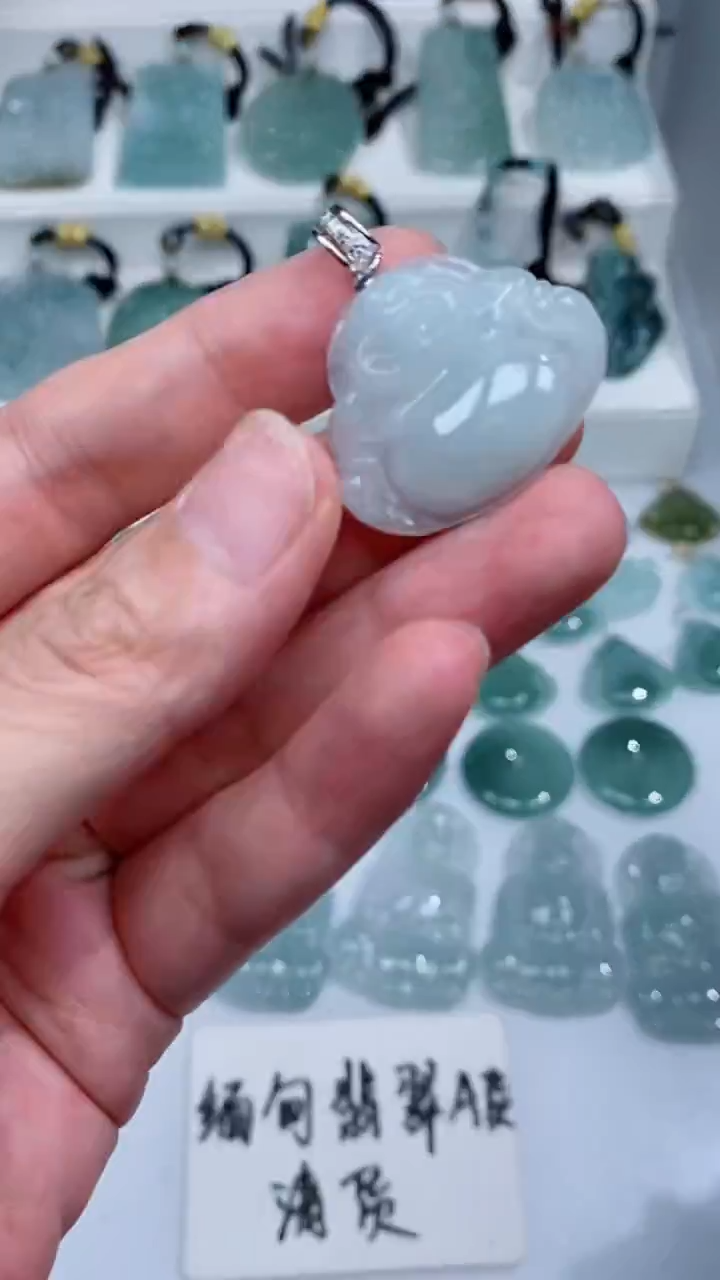 颈饰银S925镶嵌翡翠吊坠