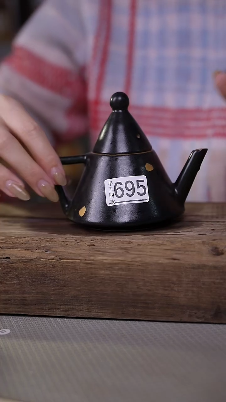 【闪购商品】瓷片粉引点金系列小茶壶