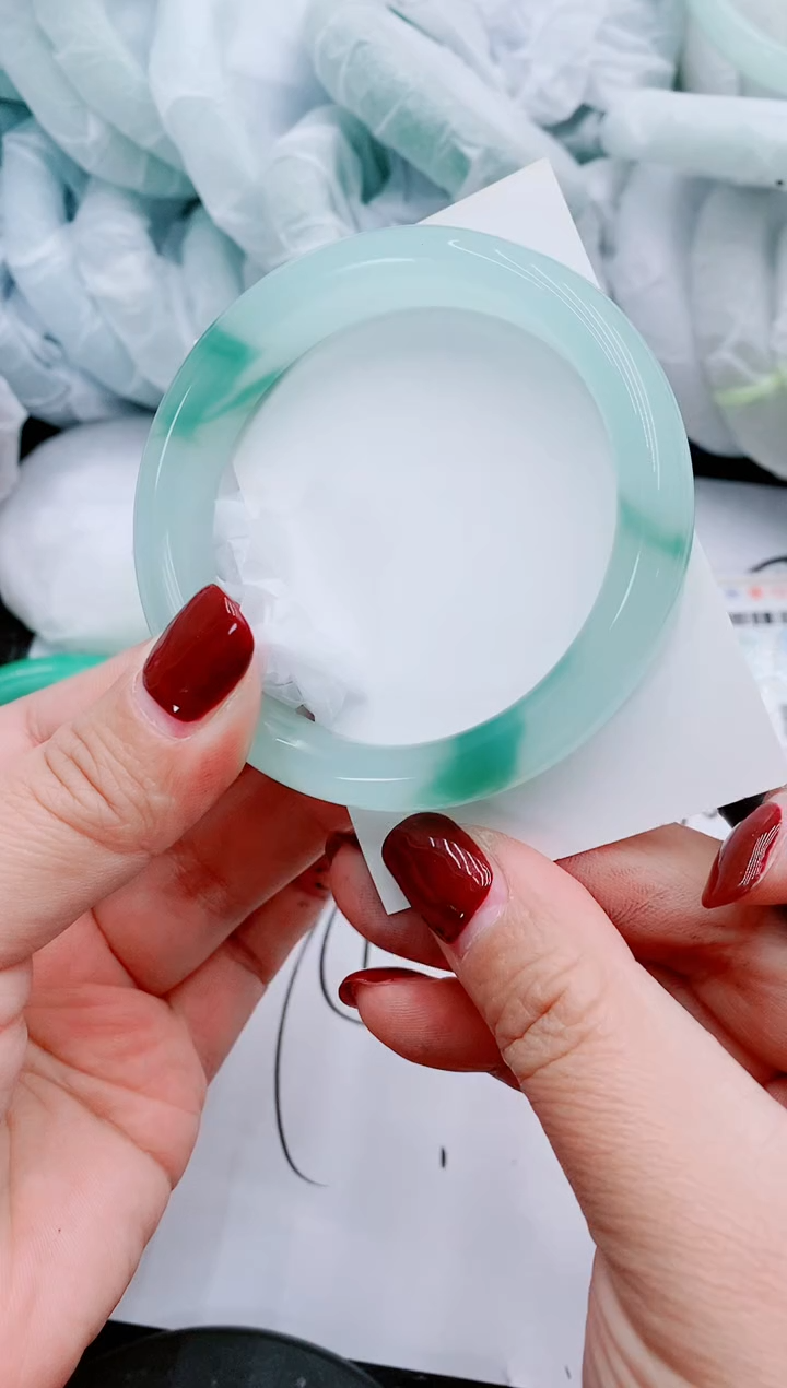 【闪购商品】石英质玉手镯未镶嵌P225-54/55