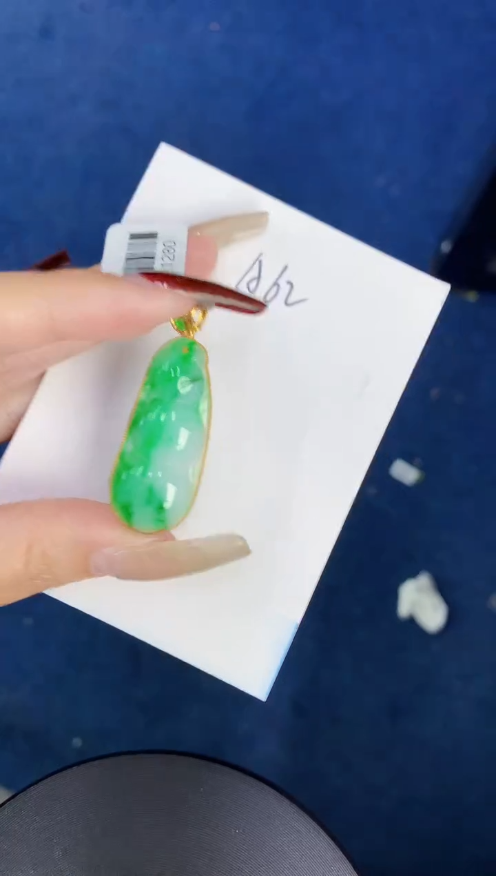 【闪购商品】翡翠颈饰18K金镶嵌0000000000