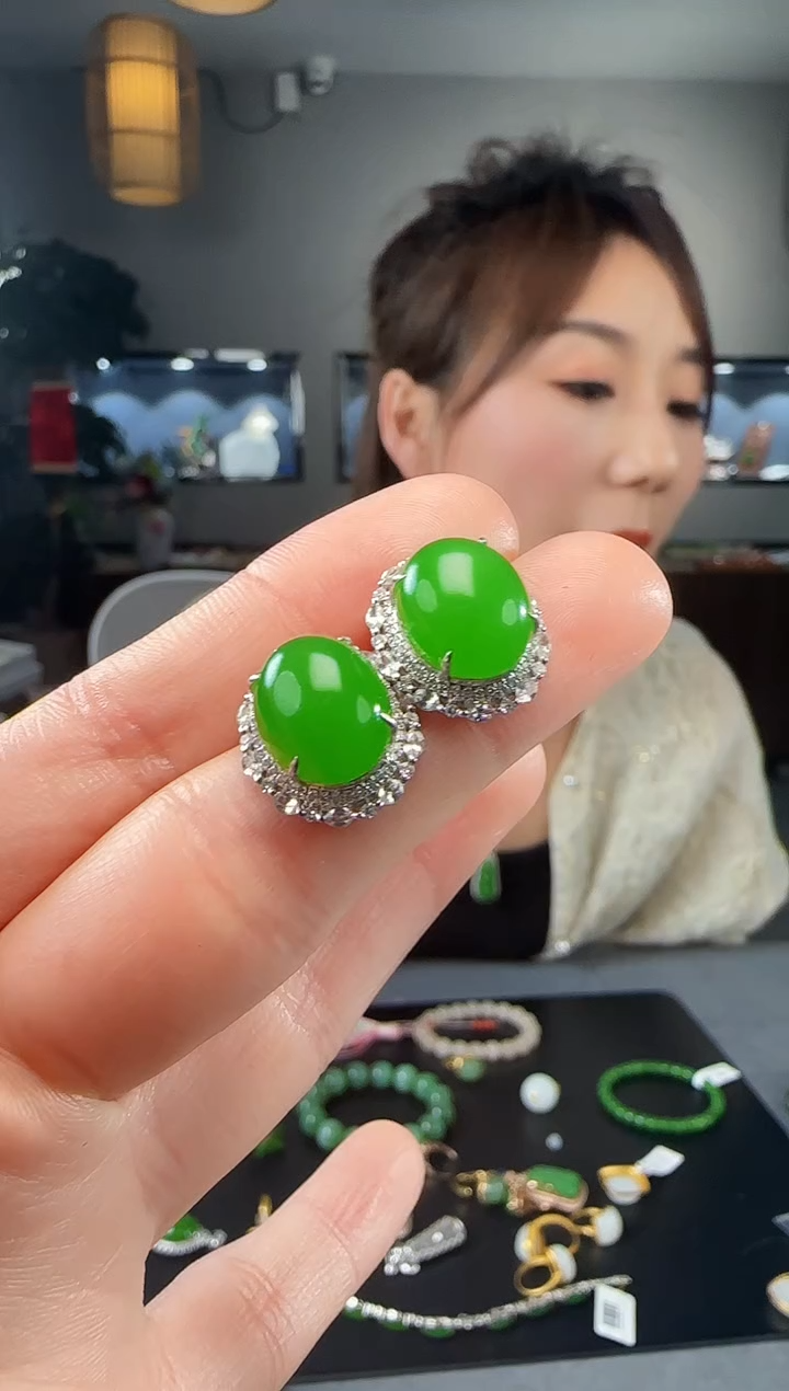 【闪购商品】和田玉耳钉18K金镶嵌1