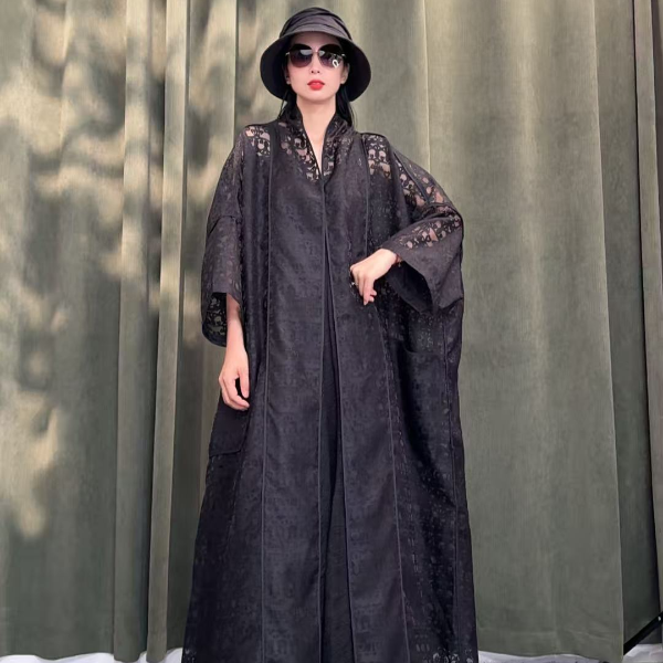 暗黑色镂空提花长款轻薄休闲风衣外搭8408