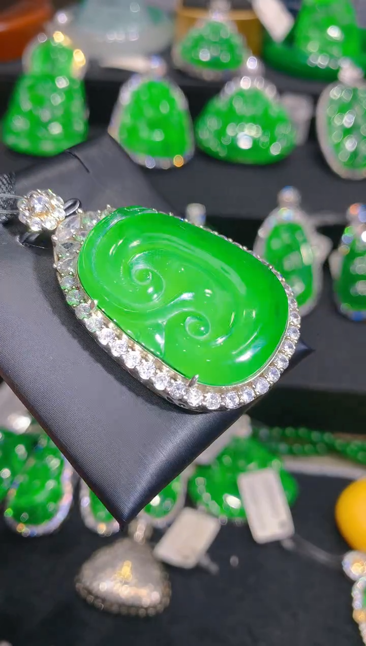 【闪购商品】翡翠颈饰银S925镶嵌52一季