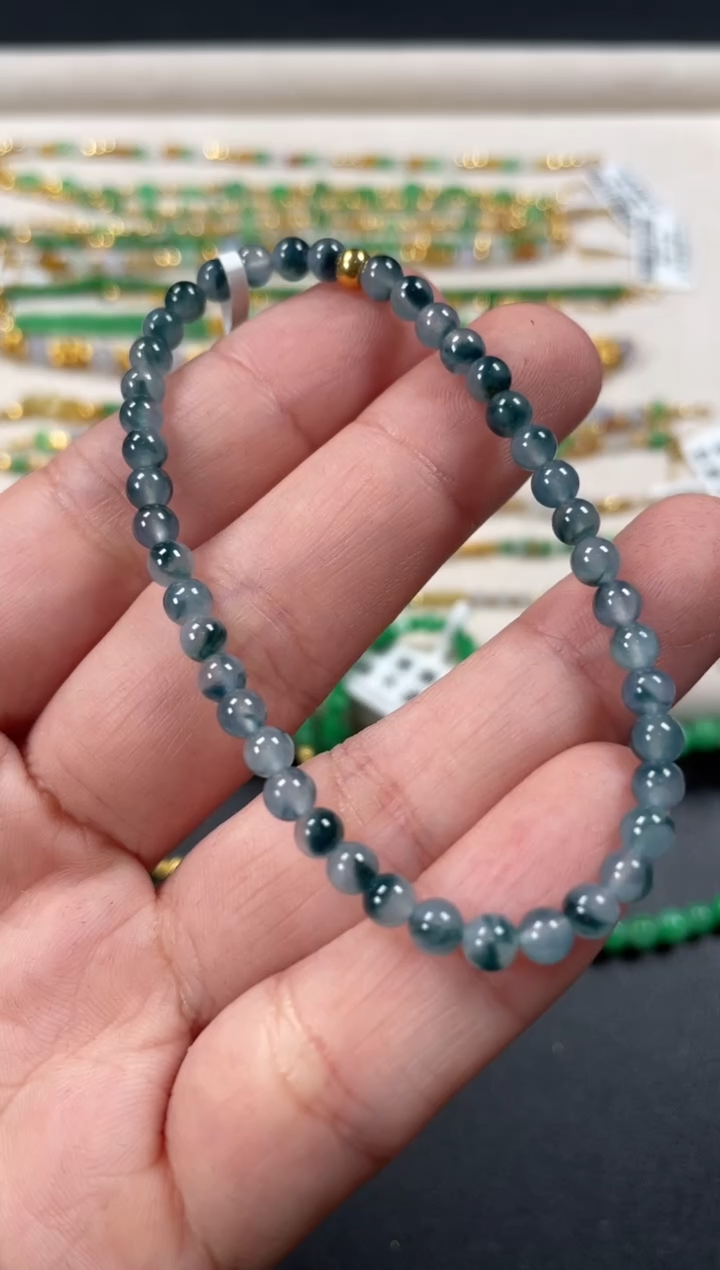足金镶嵌手串翡翠一条   P596