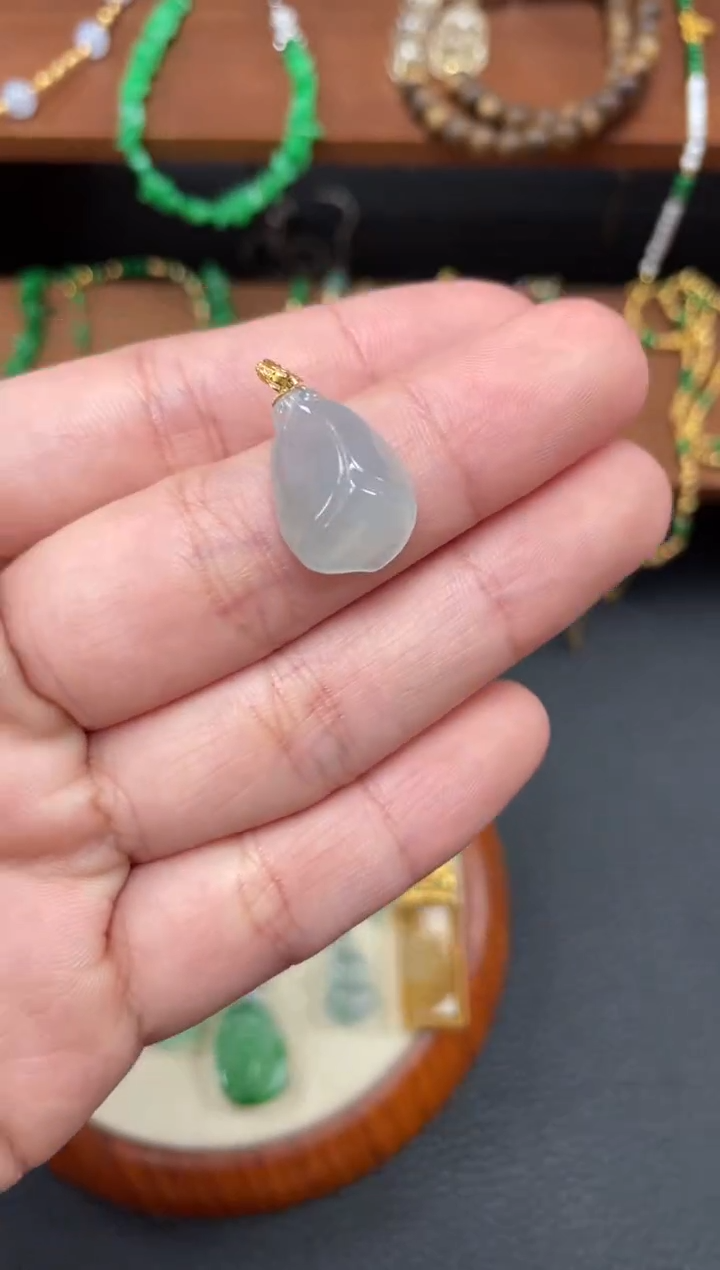 【闪购商品】翡翠吊坠(不含链)18K金镶嵌一个   P298