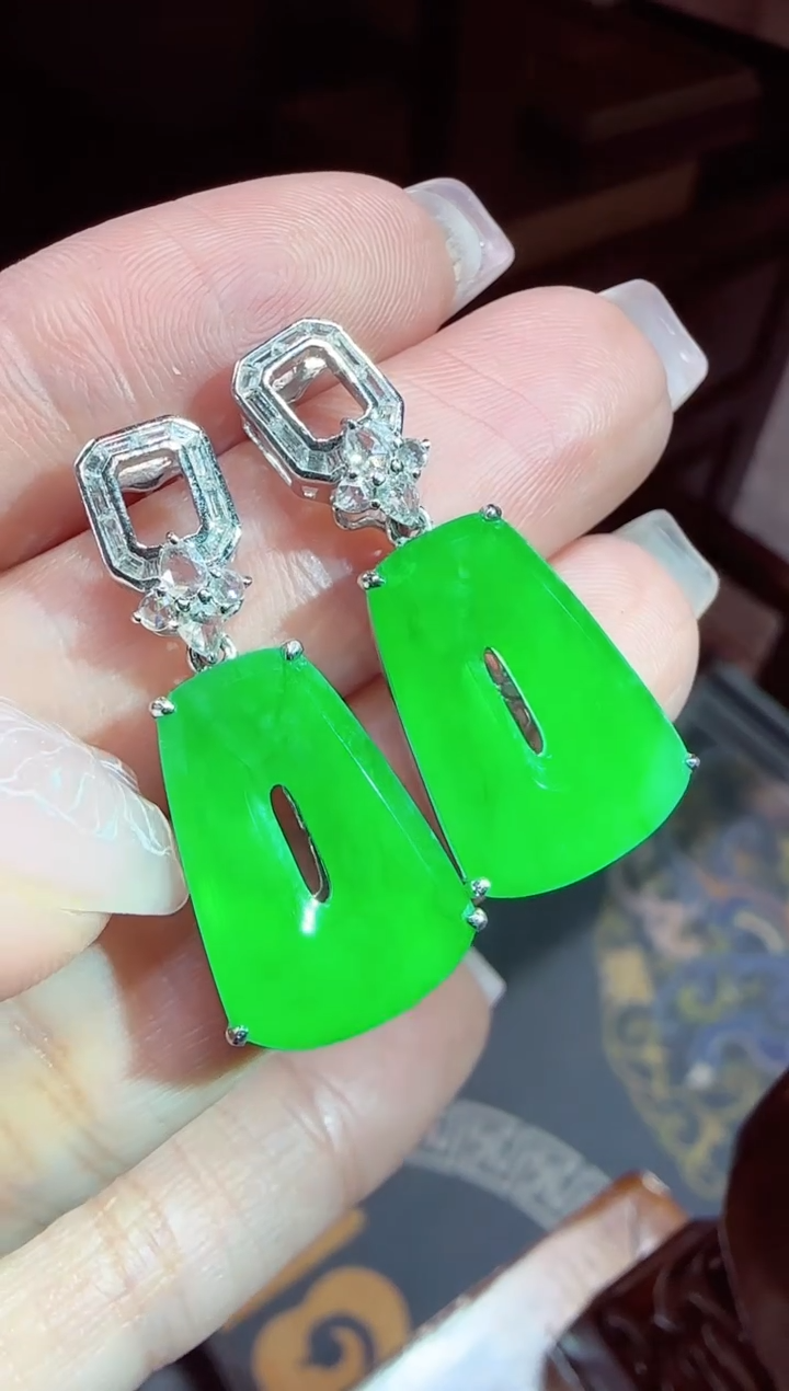 【闪购商品】翡翠耳饰18K金镶嵌耳坠