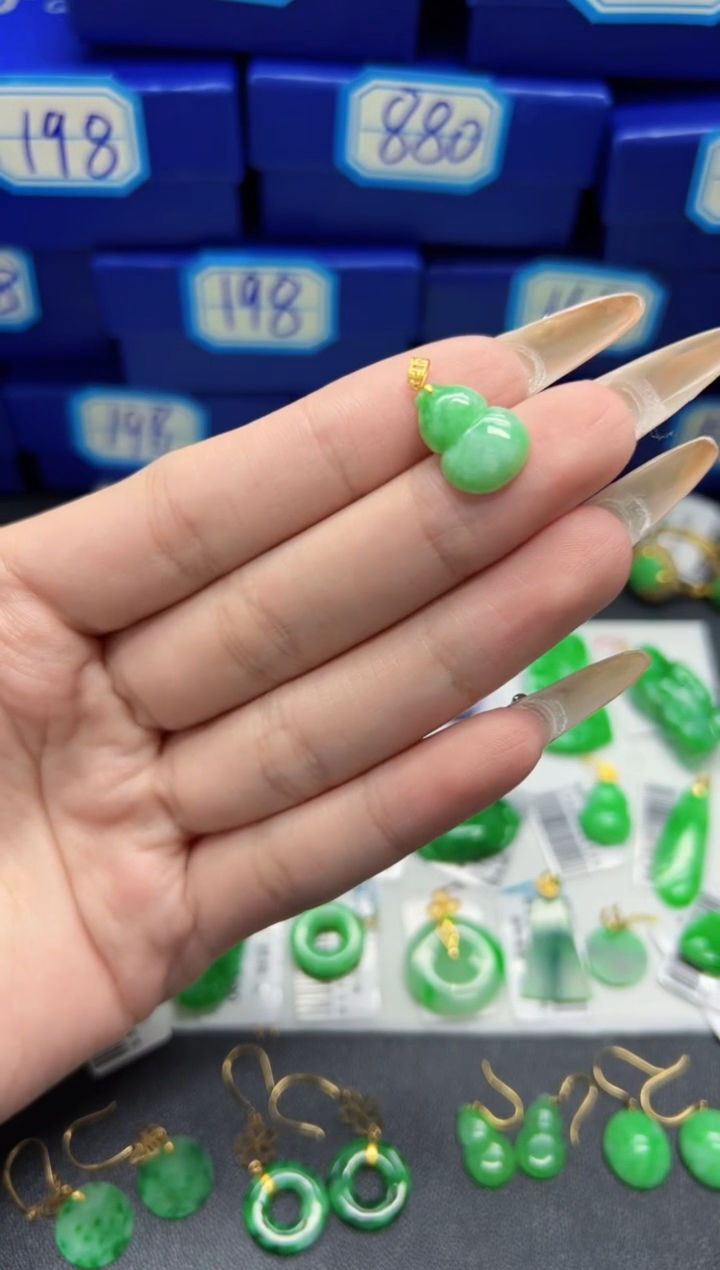 【闪购商品】翡翠颈饰18K金镶嵌Y缅料A货/多样性发货/一件