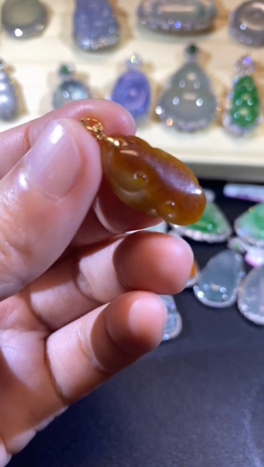 【闪购商品】翡翠吊坠(不含链)18K金镶嵌缅甸天然A货翡翠