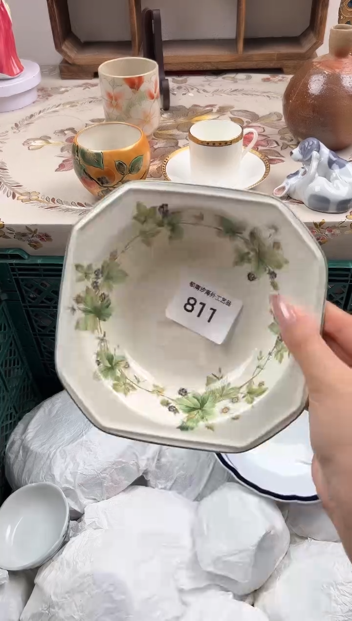 瓷片莓**恼B         811