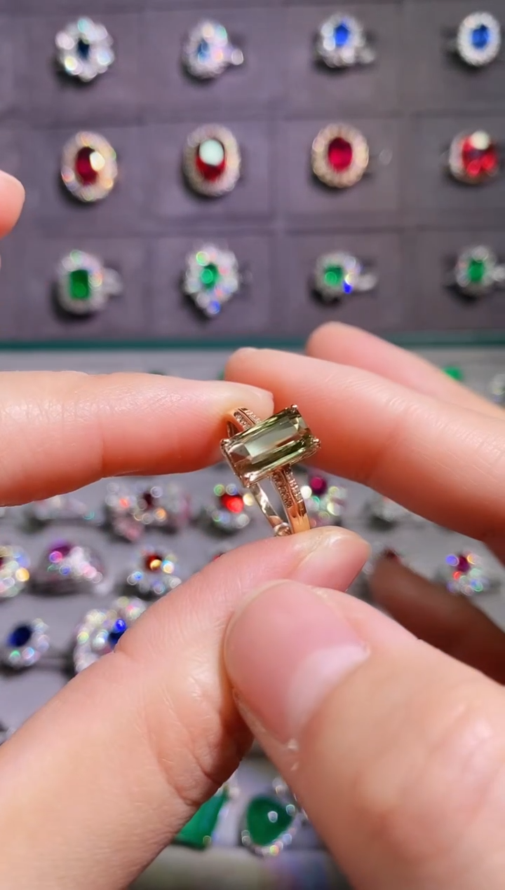 【闪购商品】碧玺18K金戒指18K金镶嵌2.05克拉