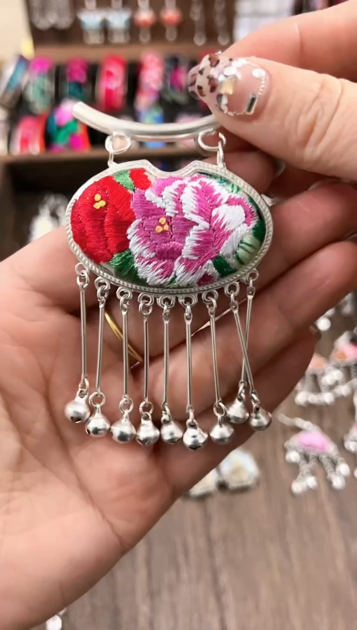 【闪购商品】织绣民族风老绣饰品294