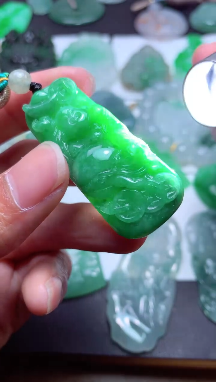 【闪购商品】翡翠颈饰未镶嵌天然翡翠