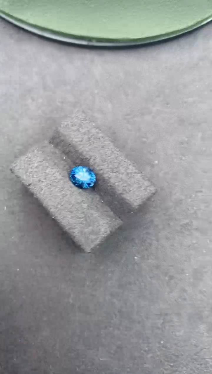 【闪购商品】蓝宝石裸石未镶嵌1ct蓝宝石