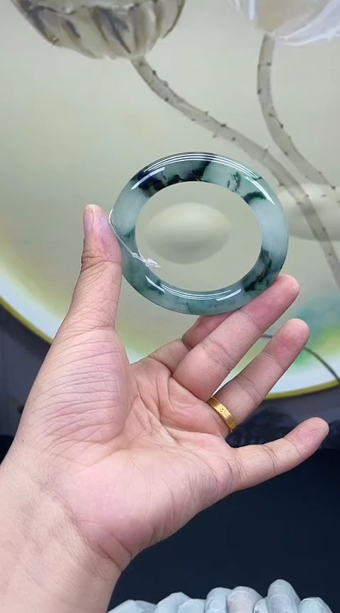 下单就是图片的手镯，放心冲！A557