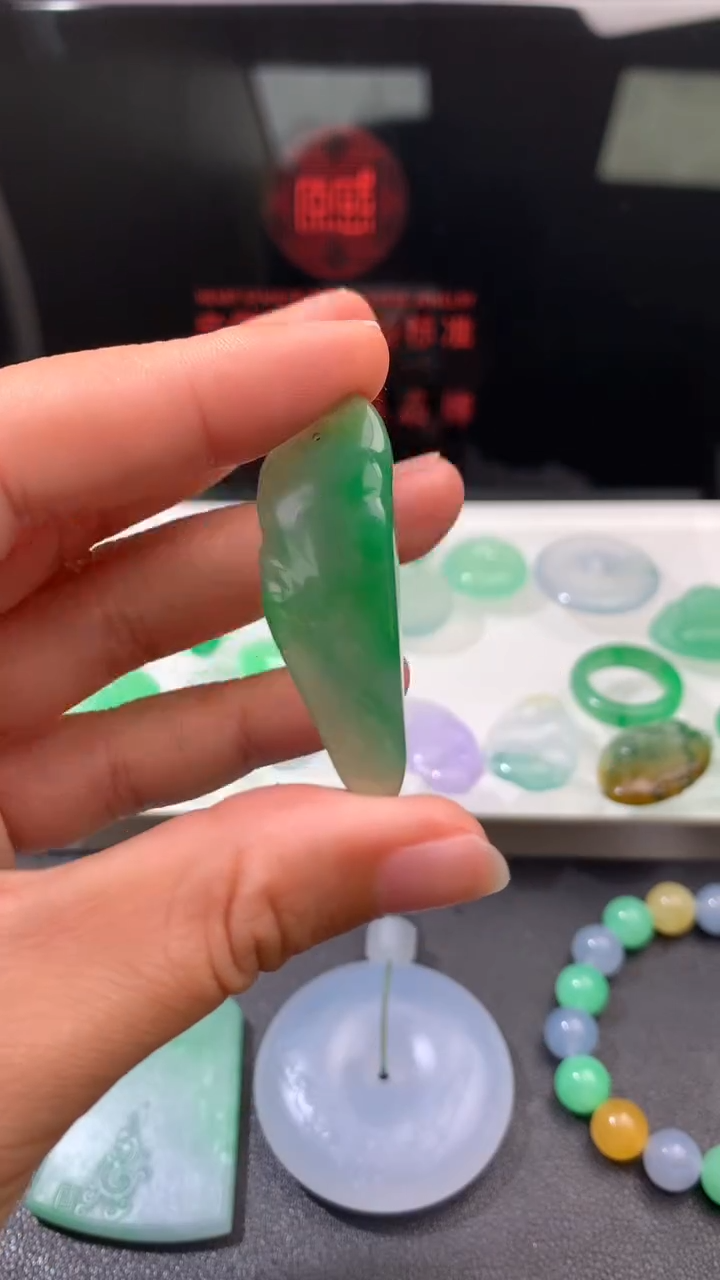 定制翡翠未镶嵌    