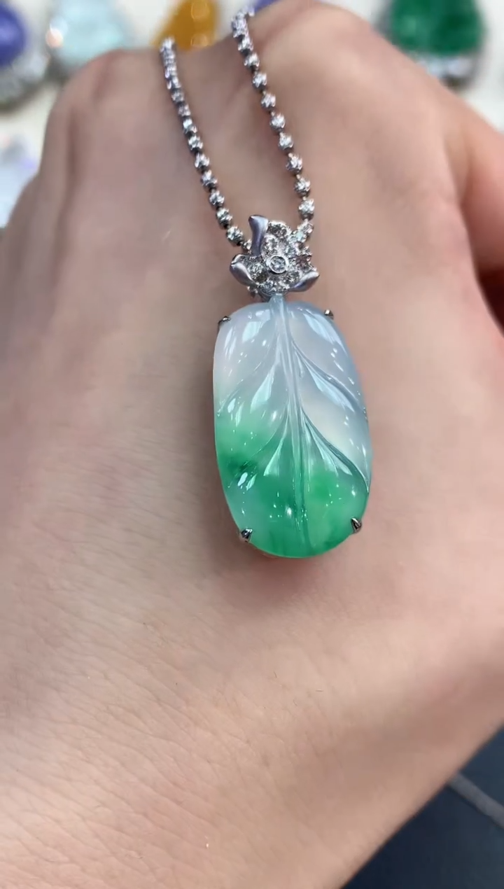 【闪购商品】翡翠吊坠(不含链)18K金镶嵌D28  