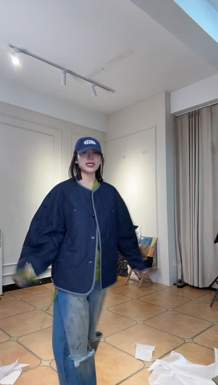 •****?设计师品牌绿色打底