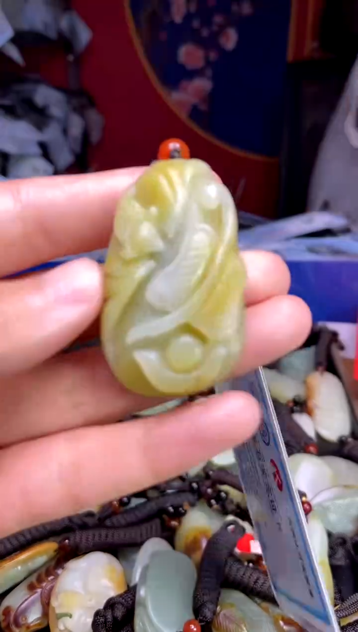 和田玉未镶嵌颈饰1