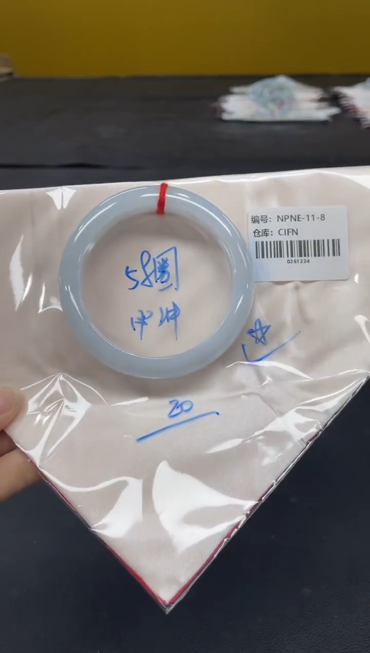 未镶嵌手镯翡翠翡翠手镯