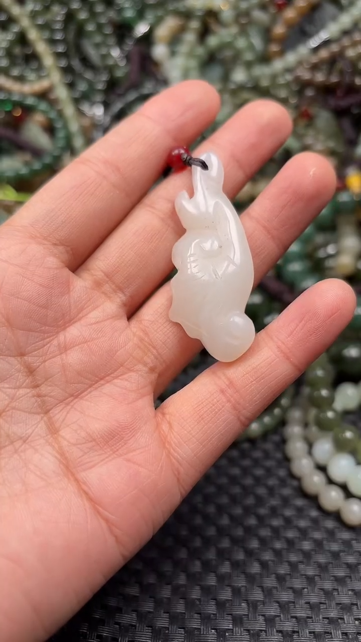 颈饰未镶嵌和田玉1