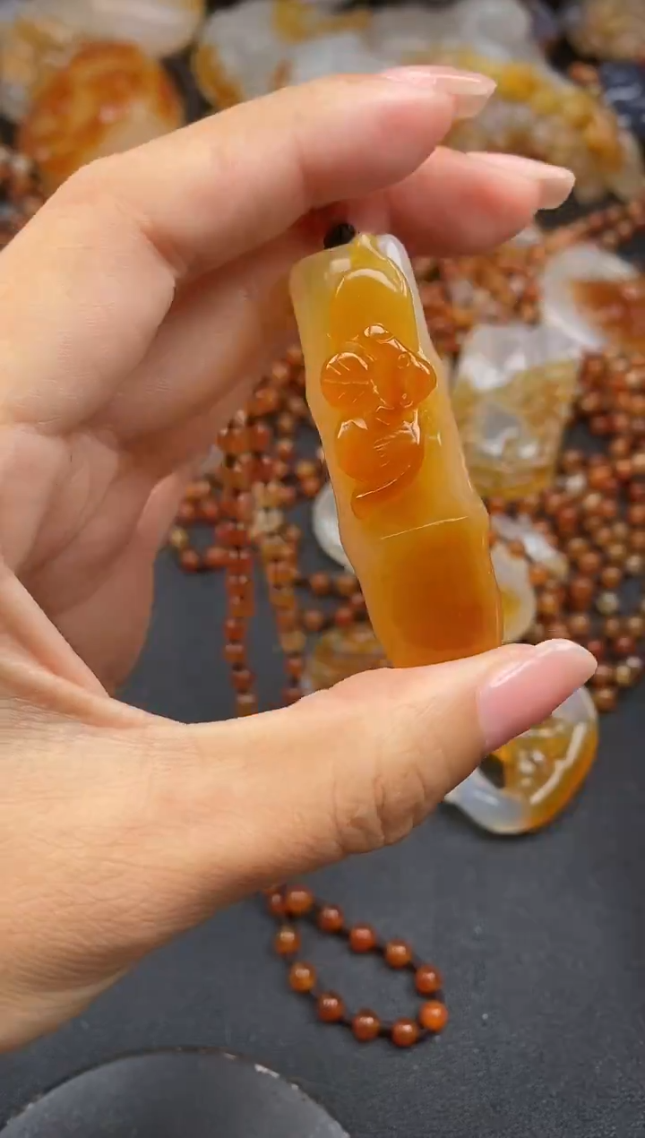 未镶嵌1玛瑙/玉髓王*ll