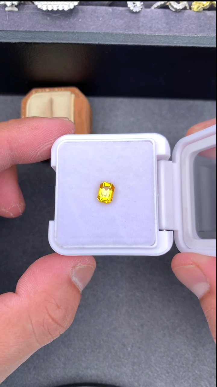 【闪购商品】蓝宝石裸石未镶嵌1克拉