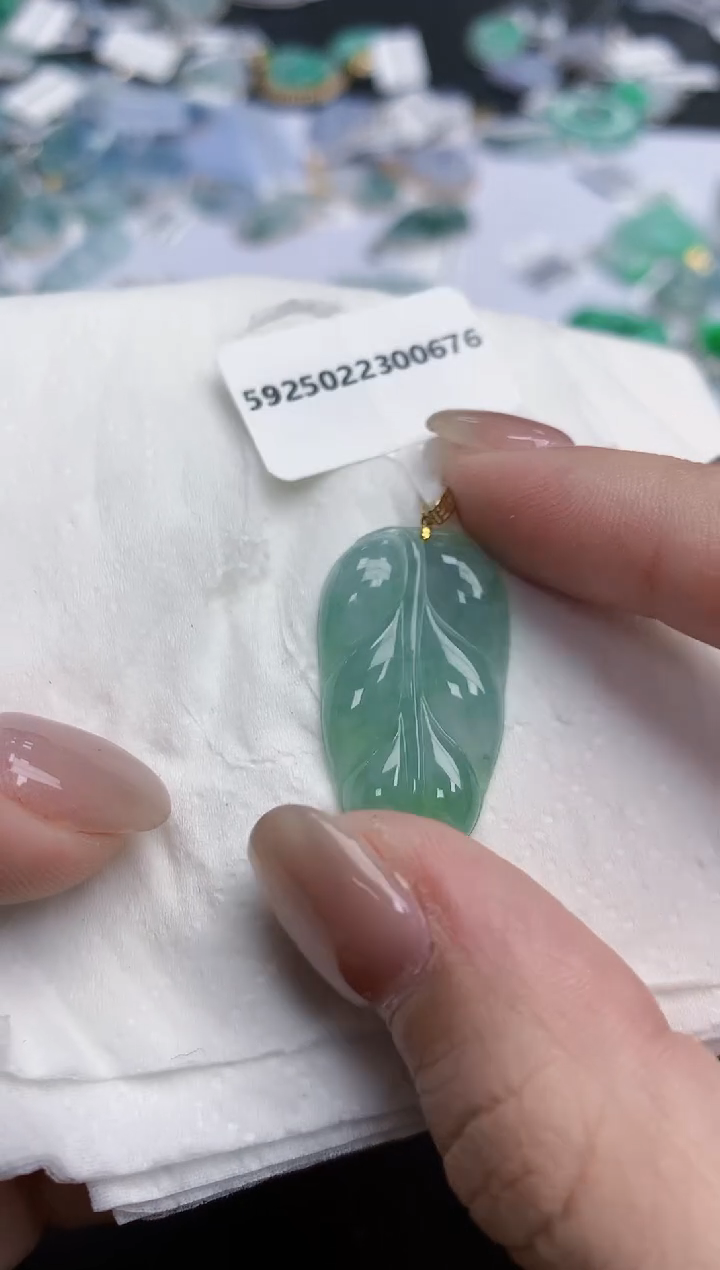 【闪购商品】翡翠颈饰18K金镶嵌天然缅甸翡翠A货