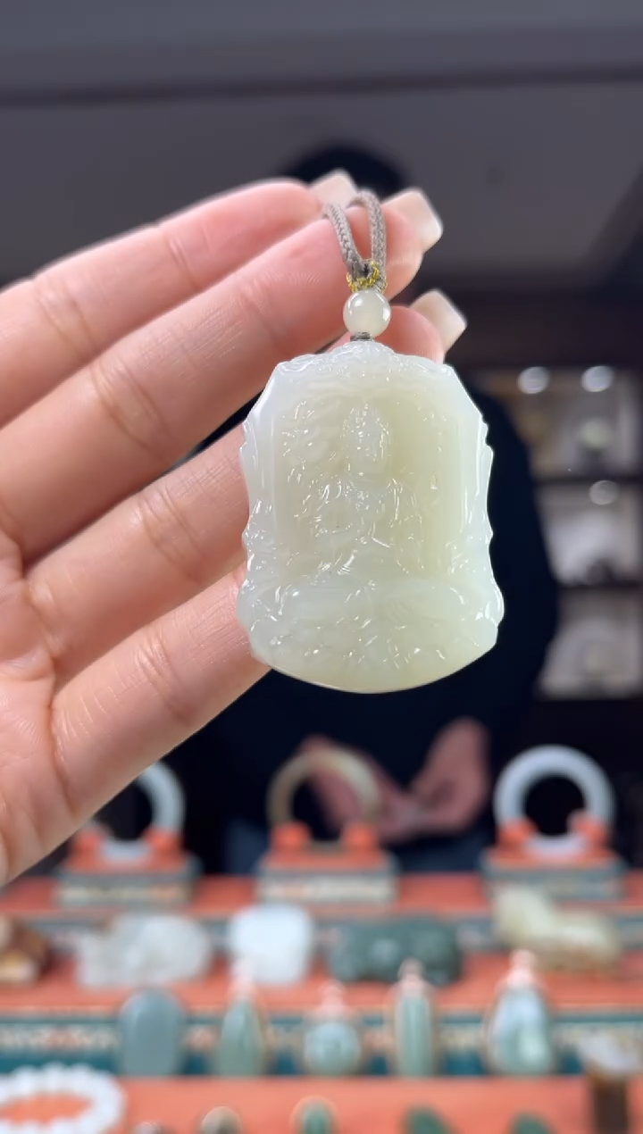 颈饰未镶嵌和田玉佩佩